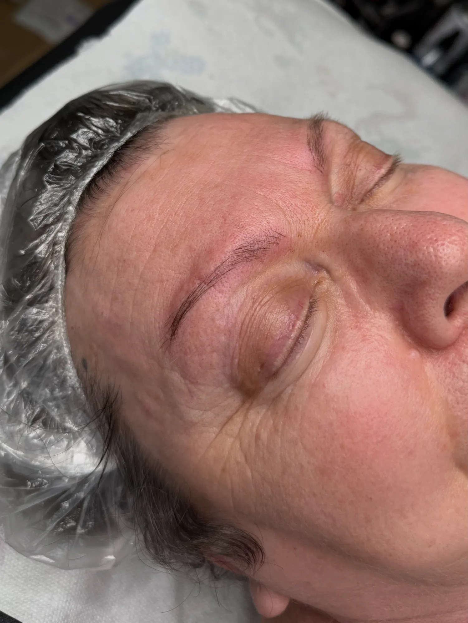 Maquillage des sourcils, après